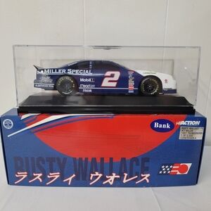 Action Racing Rusty Wallace #2 1:24 Suzuka Circuit Die Cast Car/Bank